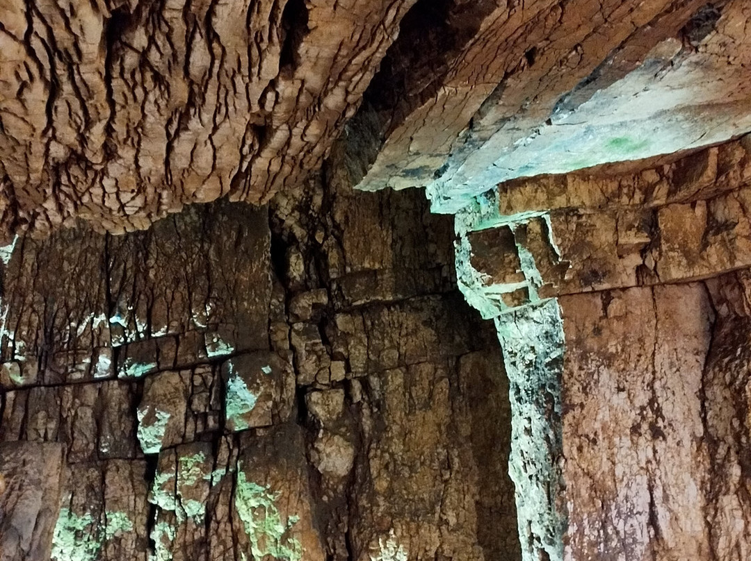 Grotte di Stiffe-San Demetrio ne' Vestini必去景点