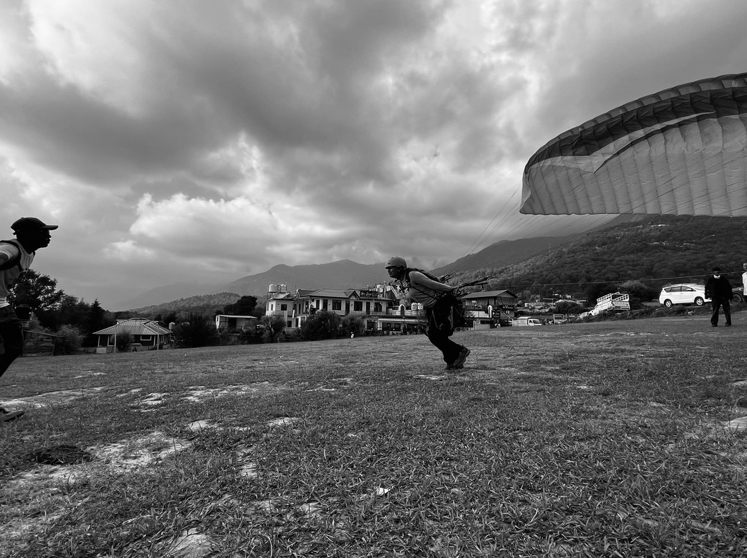 Skylark School of Paragliding-Bir必去景点