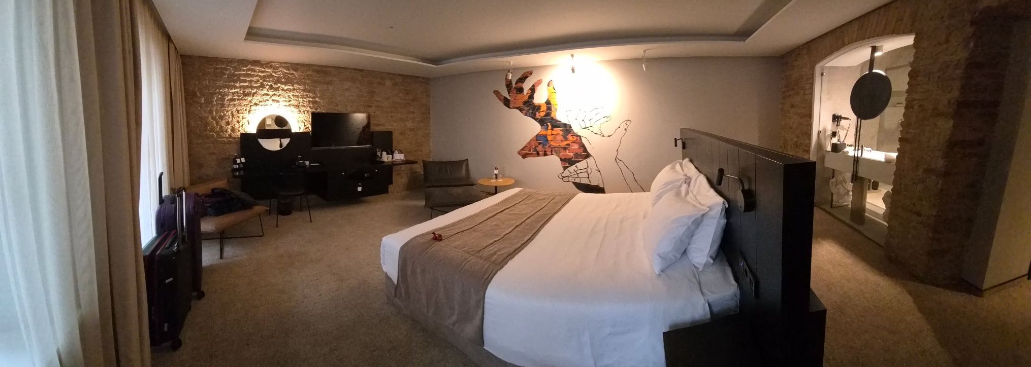 亚特刚尼斯特酒店-旅行者