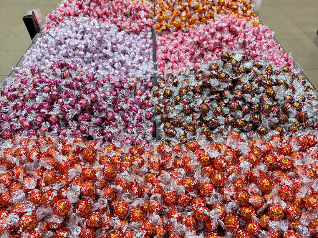 Lindt Chocolate Factory Outlet Carlisle-卡莱尔必去景点