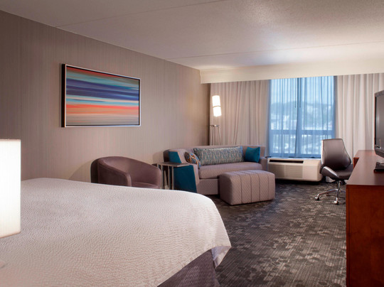 Courtyard by Marriott Bloomington主图