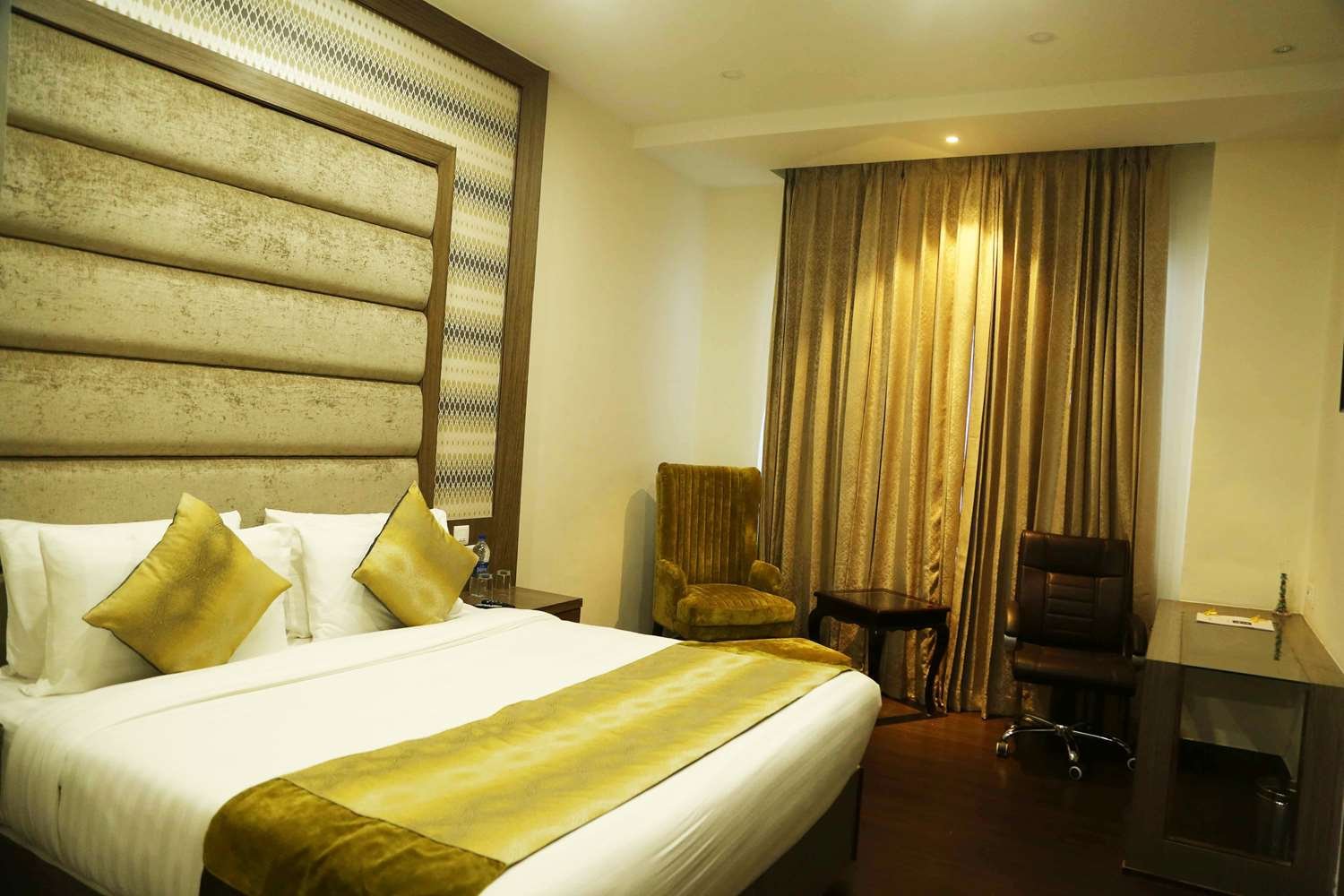 Clarion Inn Amps-官方