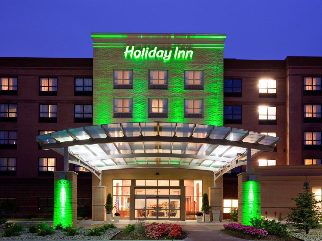 Holiday Inn Madison At The American Center By IHG主图
