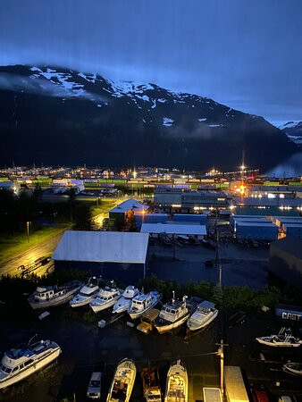 Glacier View Condo Suites主图