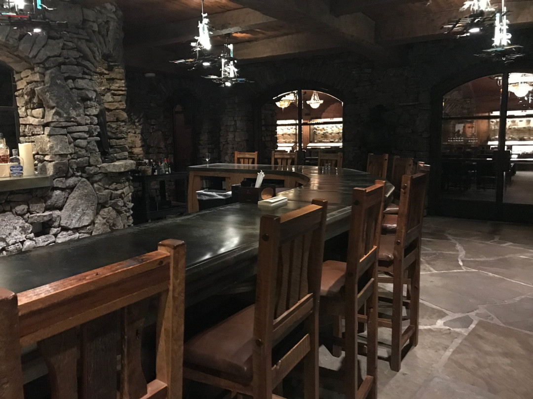 "End of the Trail" All-American Wine Cellar-Ridgedale必去景点