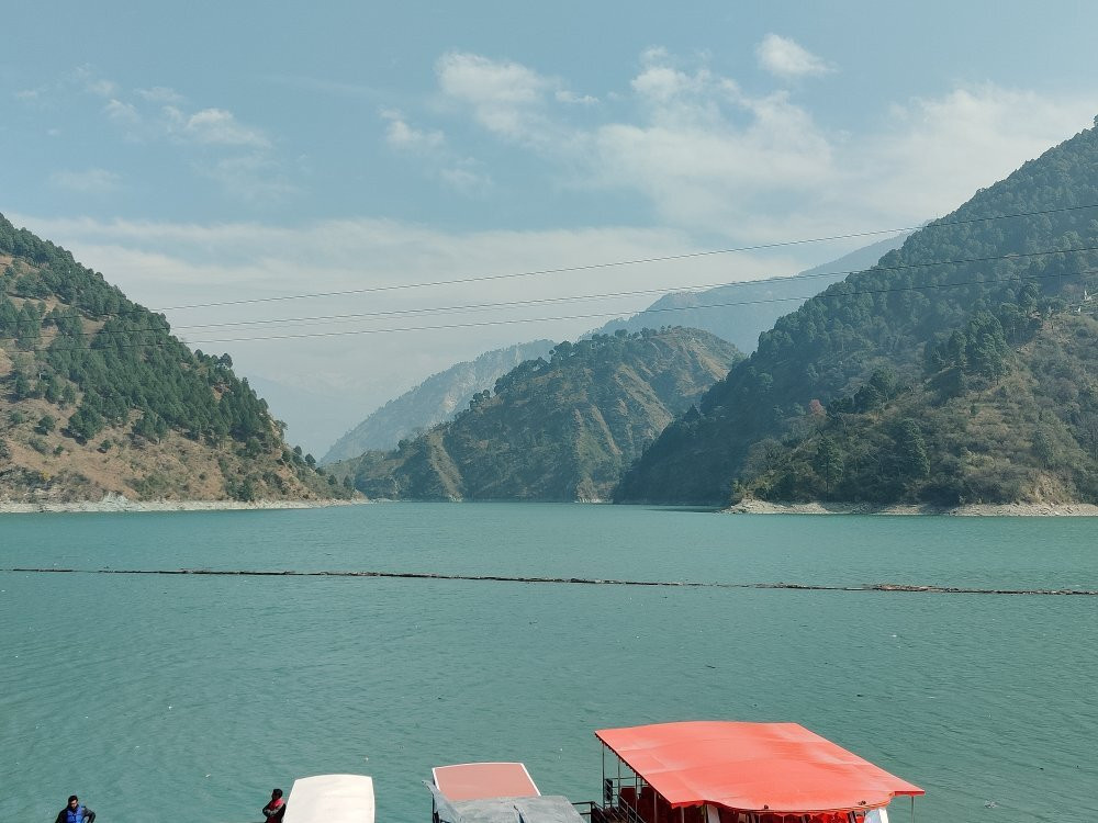 Chamera Lake景点图片