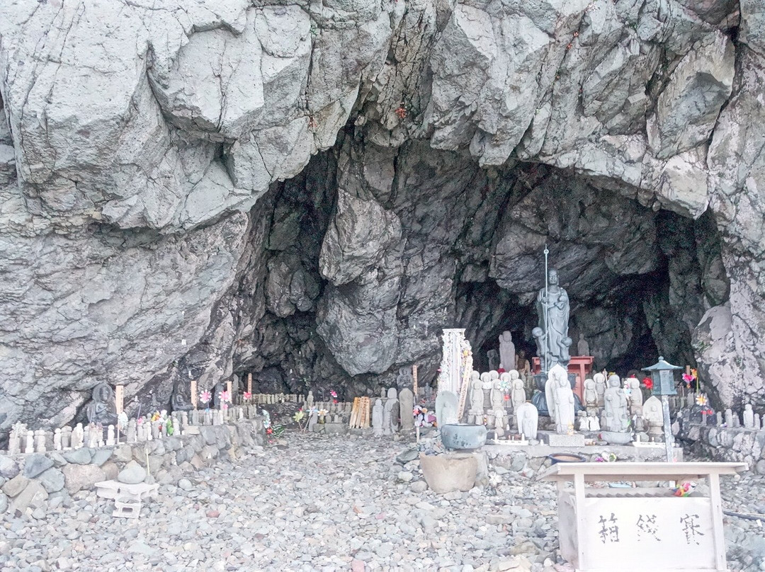 Futatsugame Beach景点图片