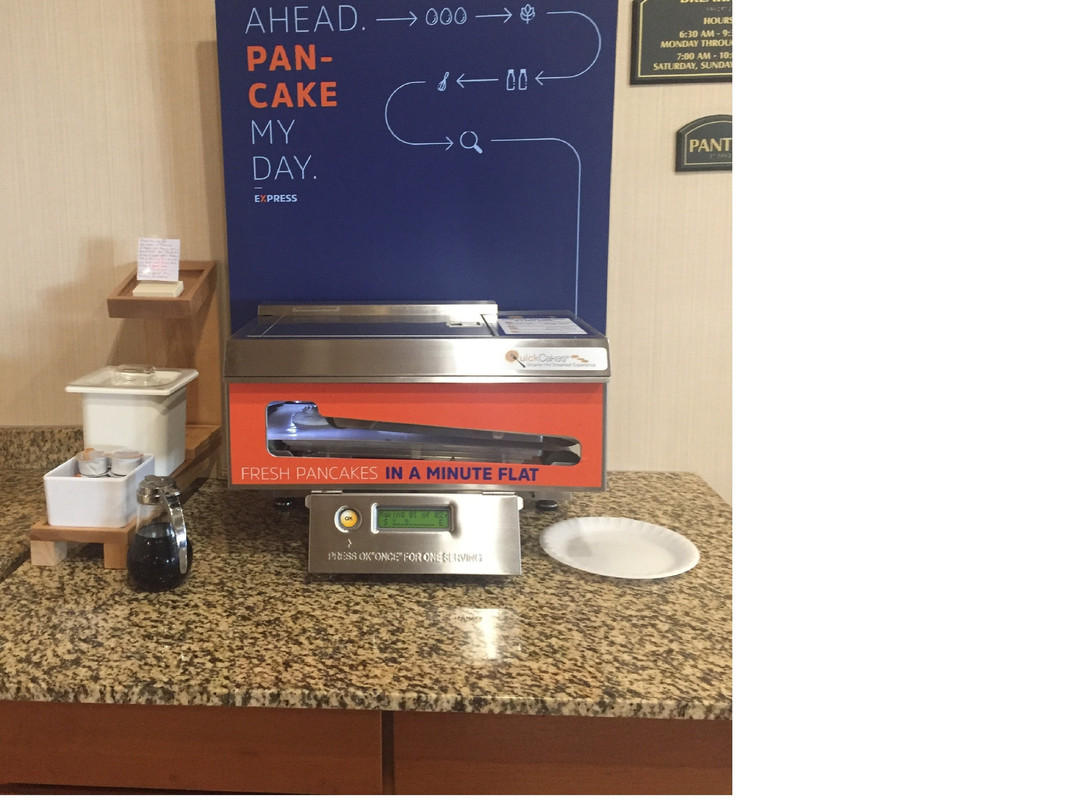 霍威尔快捷假日&套房酒店主图