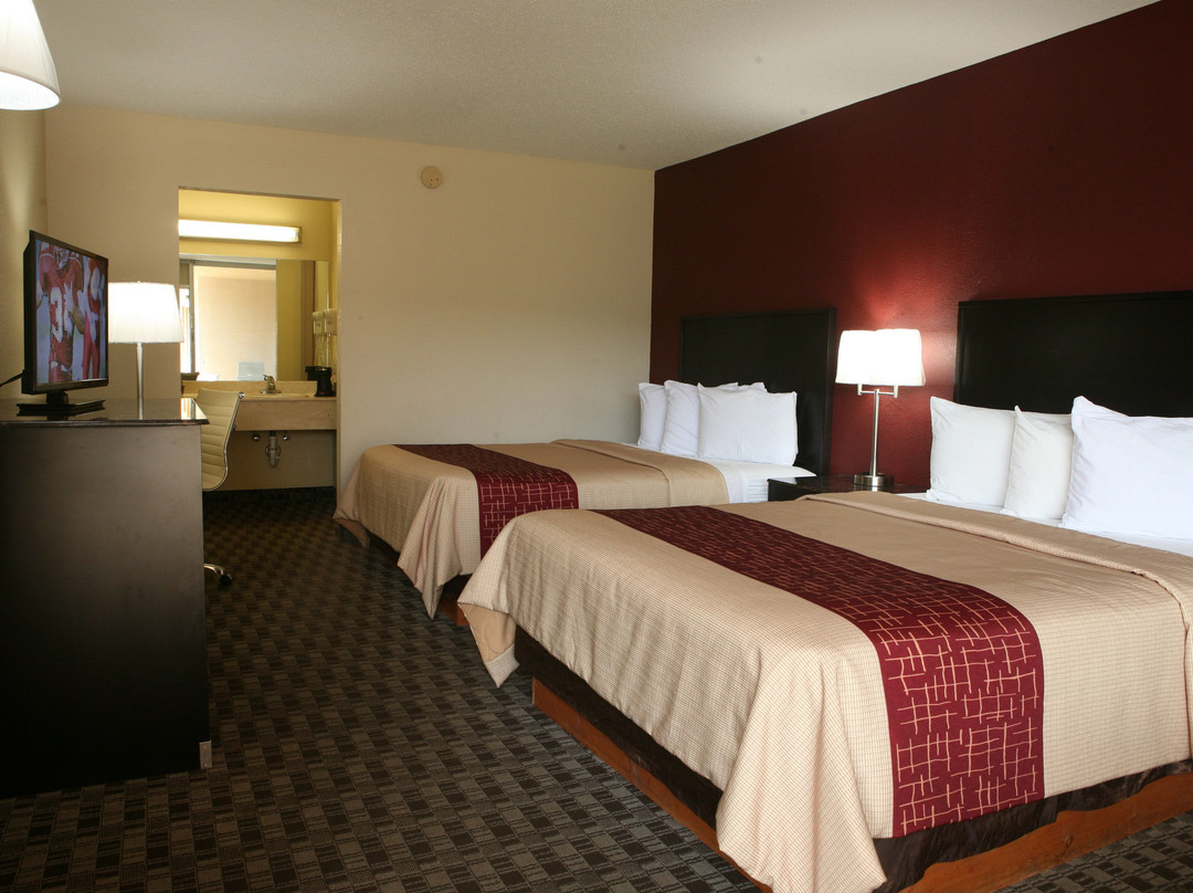 Red Roof Inn & Suites主图