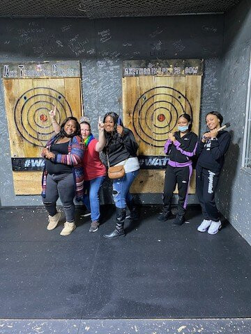 The Axe Throwing Place景点图片