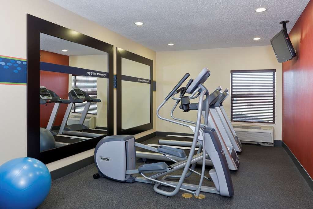 Hampton Inn Akron-Fairlawn主图
