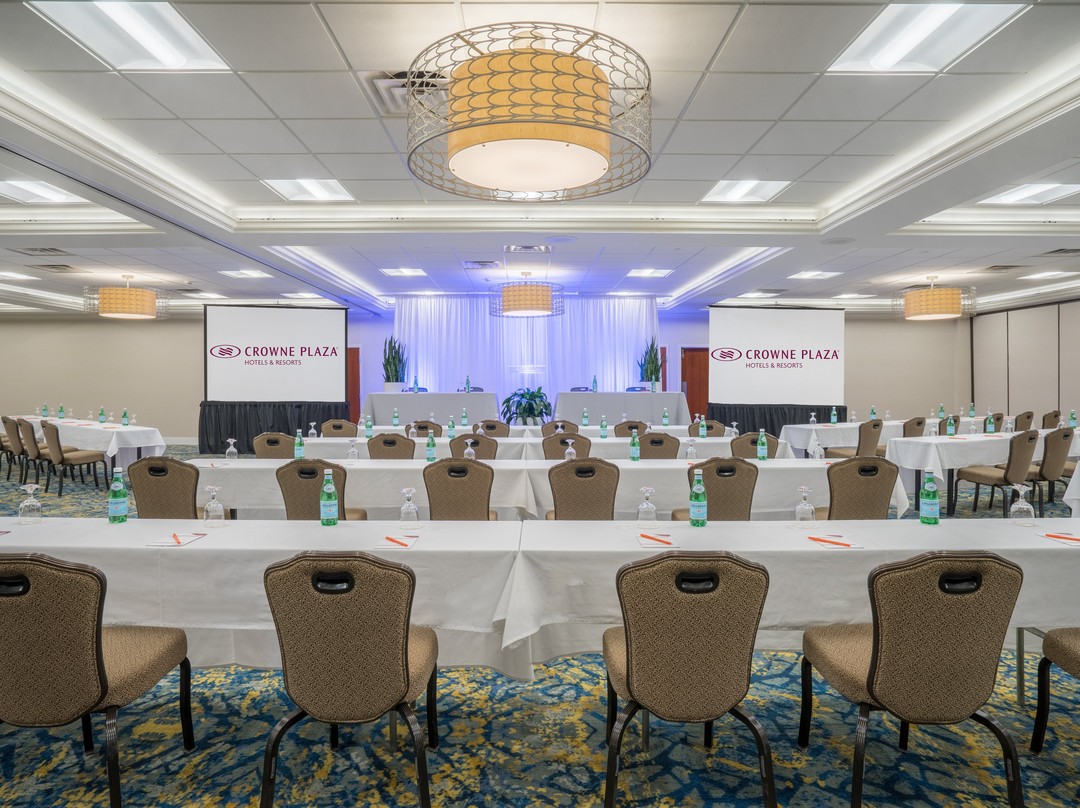 匹兹堡南皇冠假日酒店主图