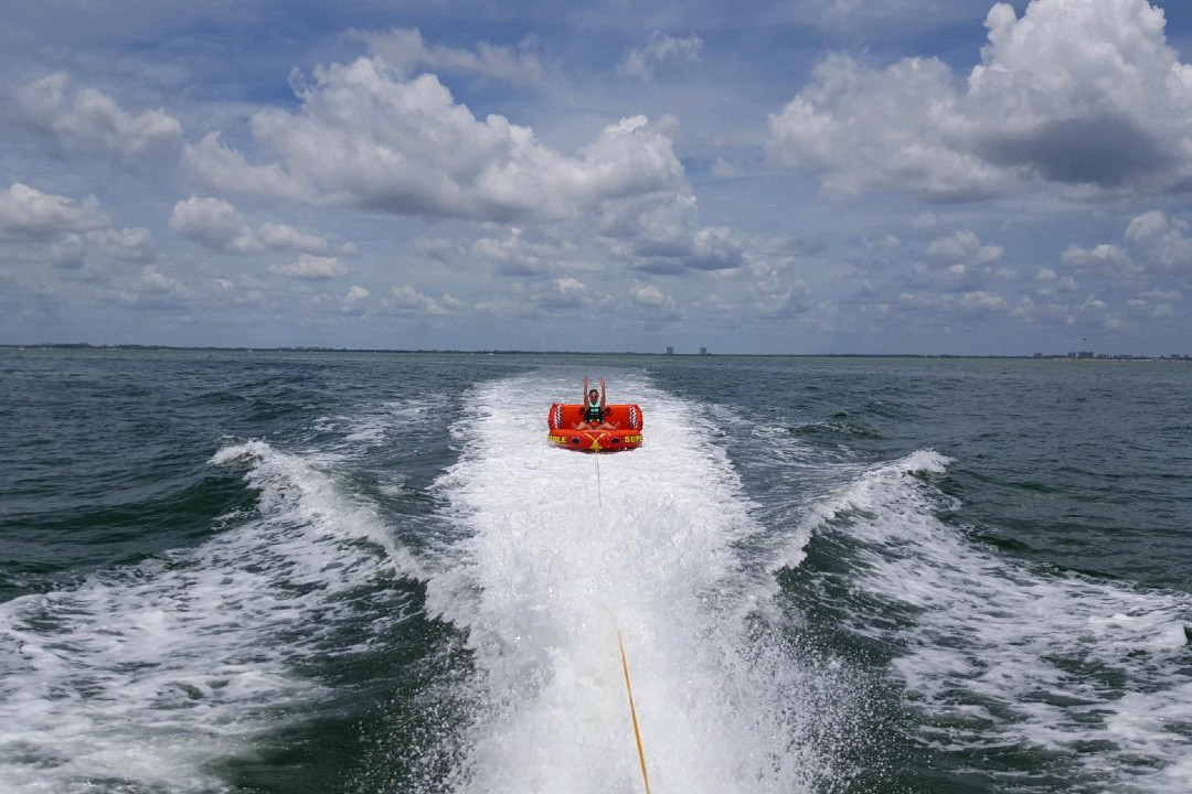 Friendly Waves Charters-迈尔斯堡海滩必去景点