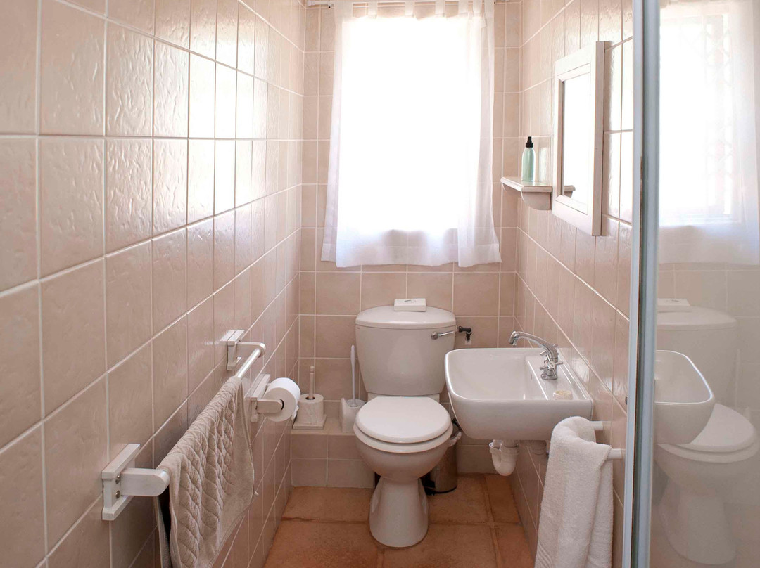 Pinoak Cottage Constantia主图