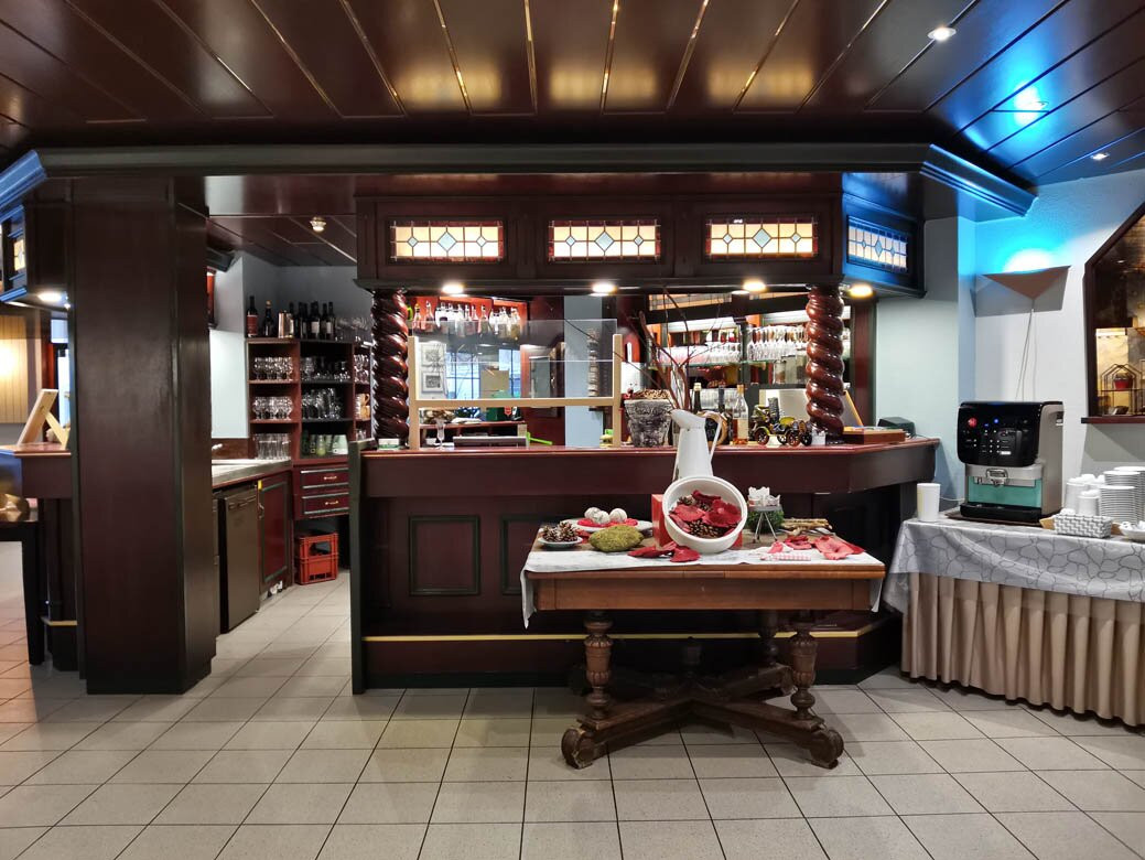德阿登餐厅酒店主图