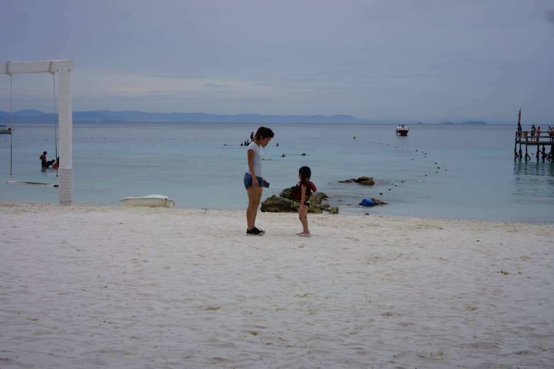 浪中岛夏日海湾度假村主图