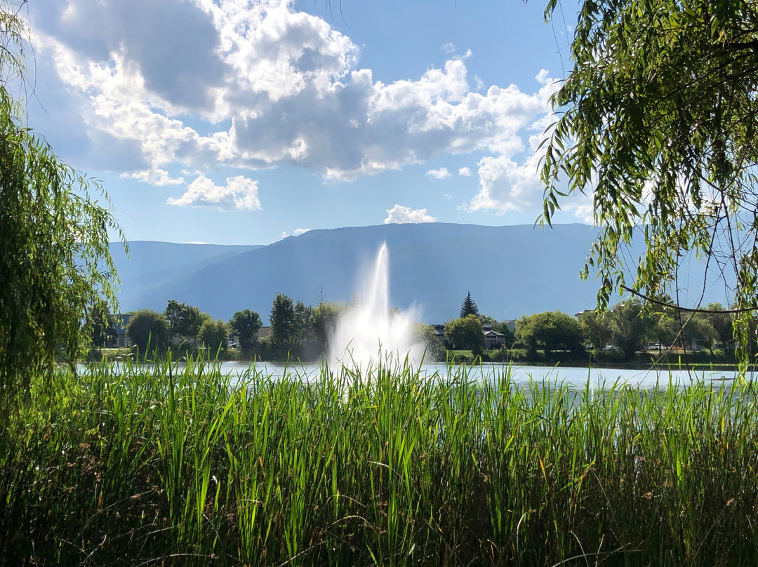 McGuire Lake Park景点图片