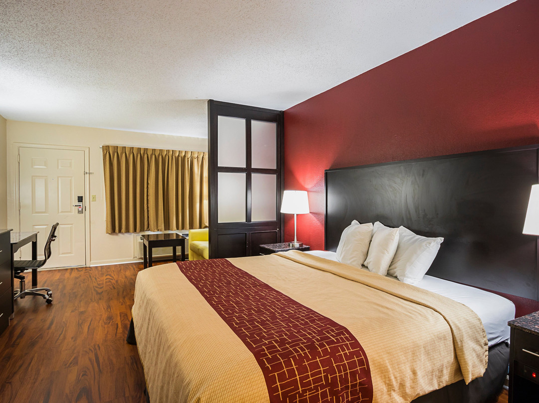 Red Roof Inn & Suites Scottsboro主图