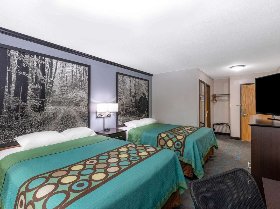 Super 8 by Wyndham Duluth主图