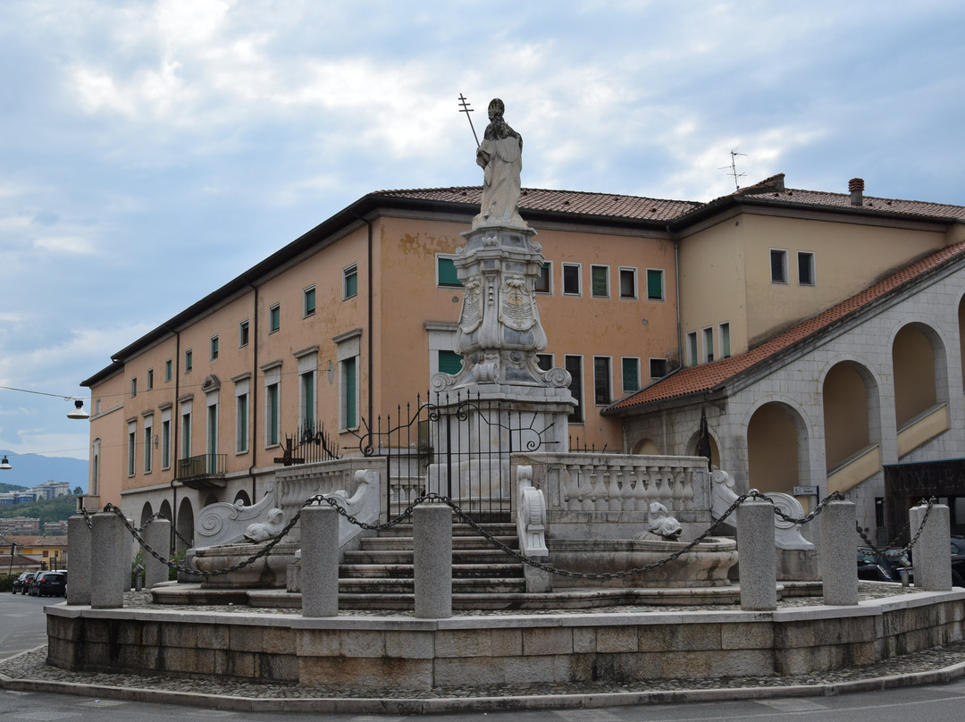 Fontana delle Catene景点图片