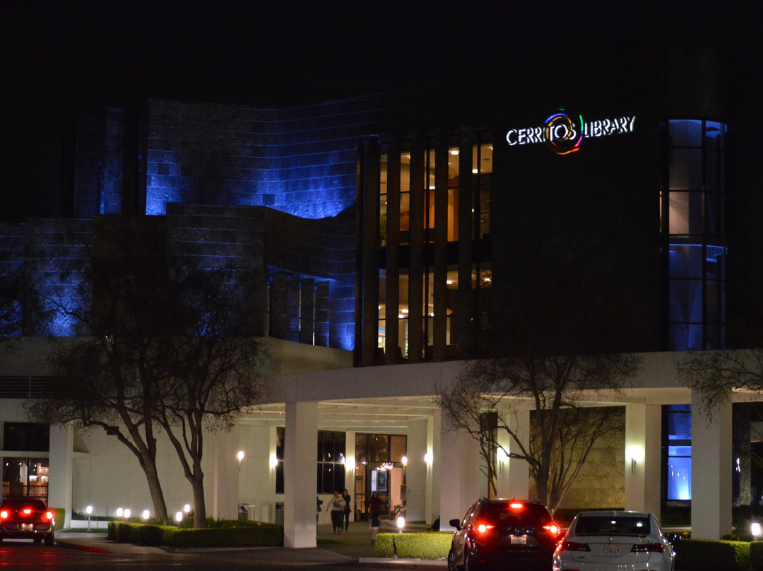 Cerritos Library-喜瑞都必去景点