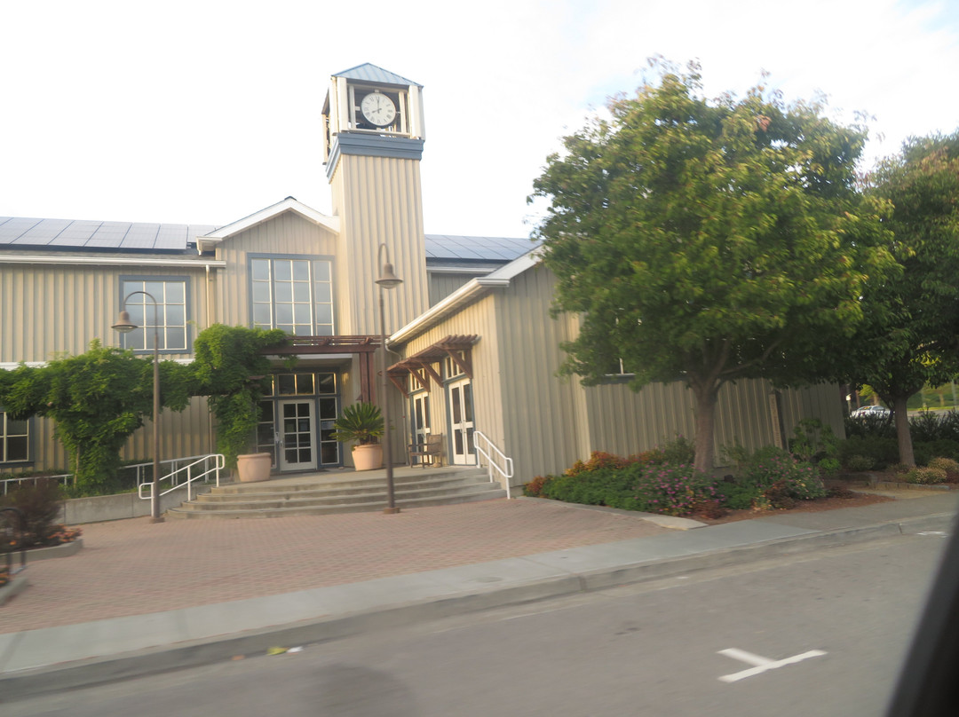 Tiburon City Hall And Library景点图片