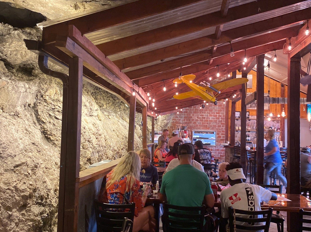 Undercliff Grill & Bar-乔普林必去景点