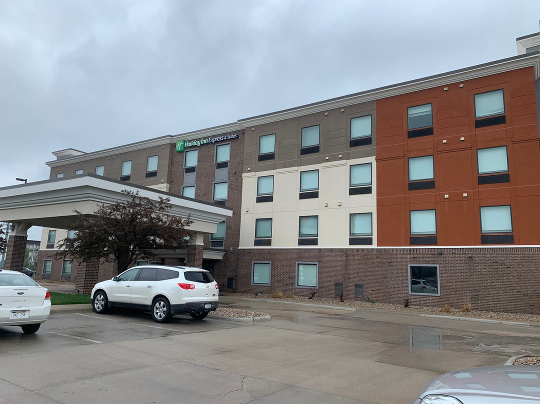 Holiday Inn Express & Suites Lincoln Airport By IHG主图