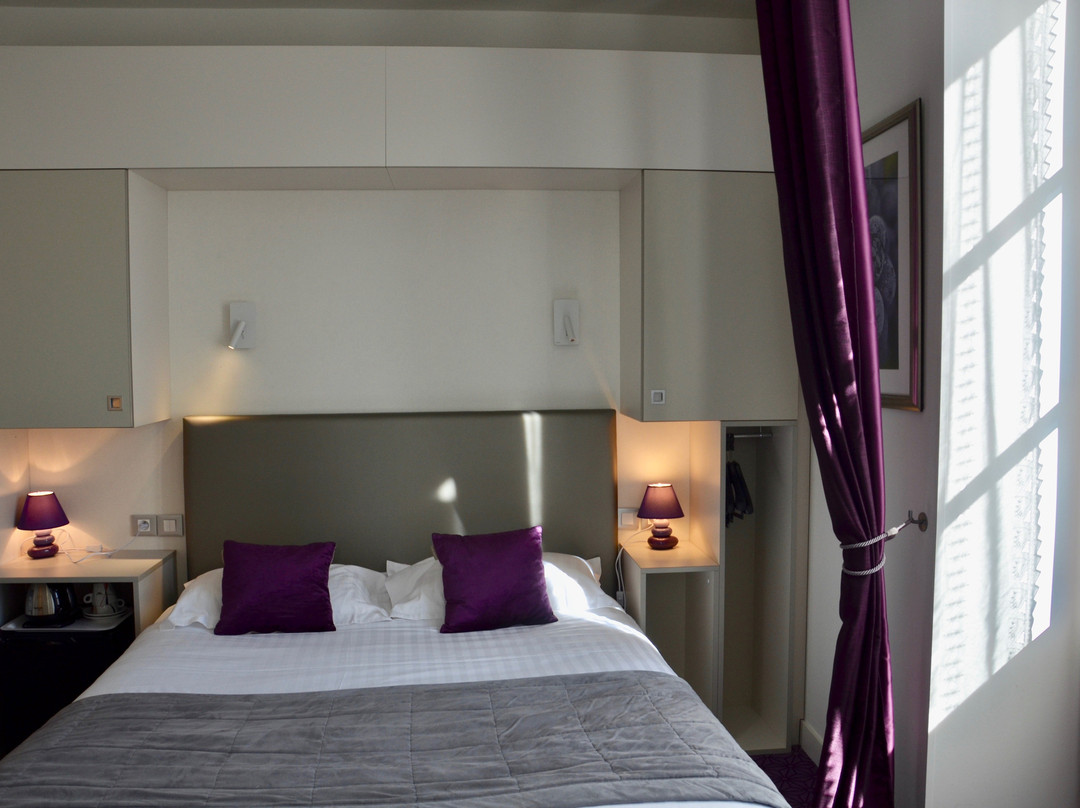 Logis Hotel des Messageries Arbois主图