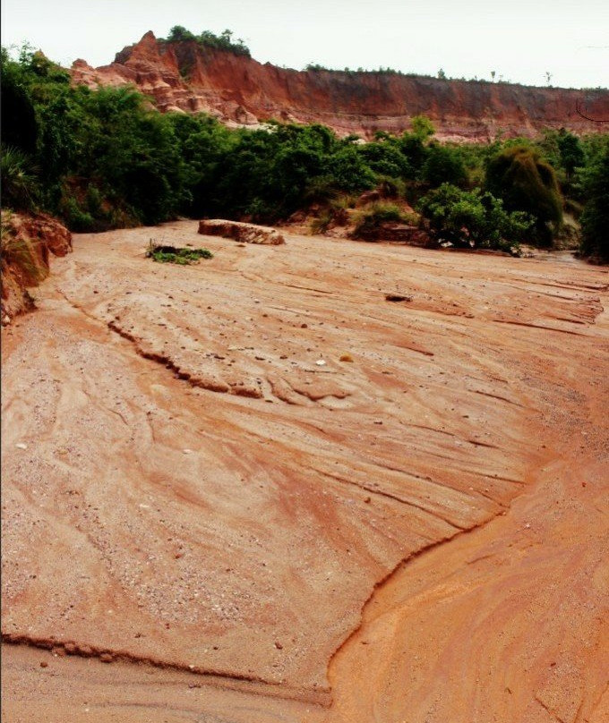 Cirque Rouge景点图片