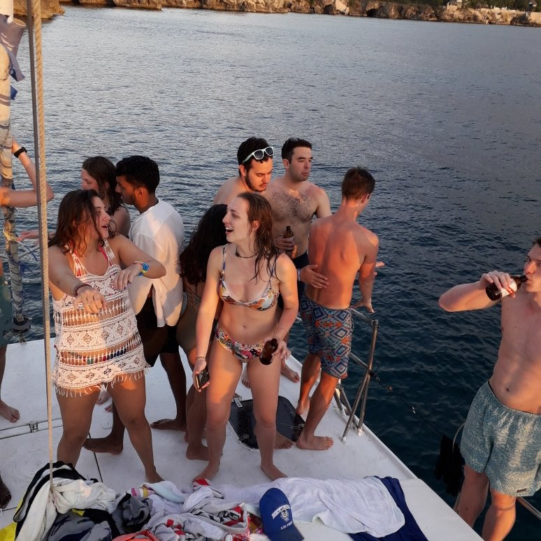 Astraes Catamaran Cruise景点图片