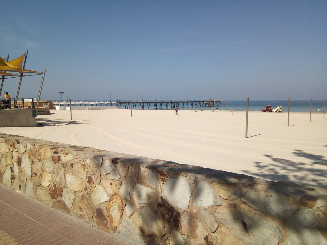 格雷尔广场码头盛橡套房酒店主图