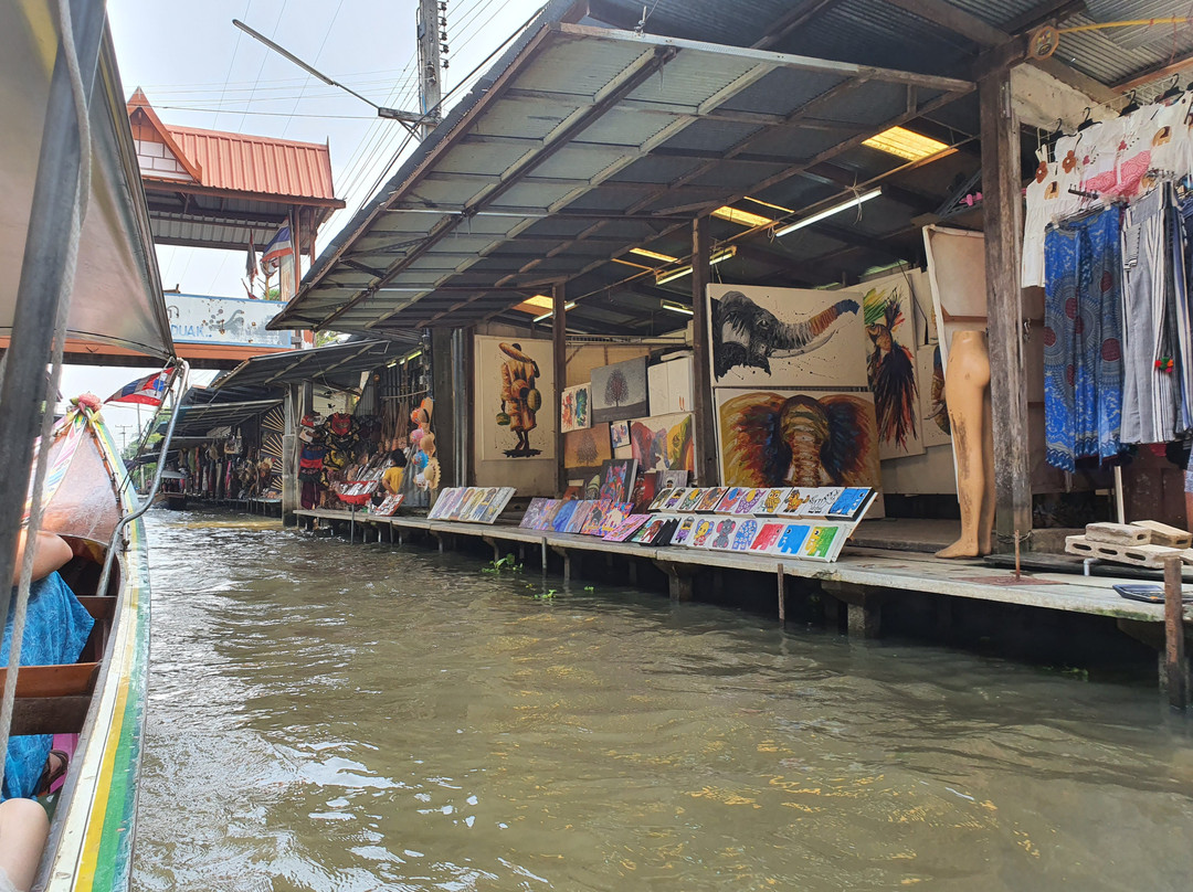 Lao Tuk Luck Floating Market景点图片
