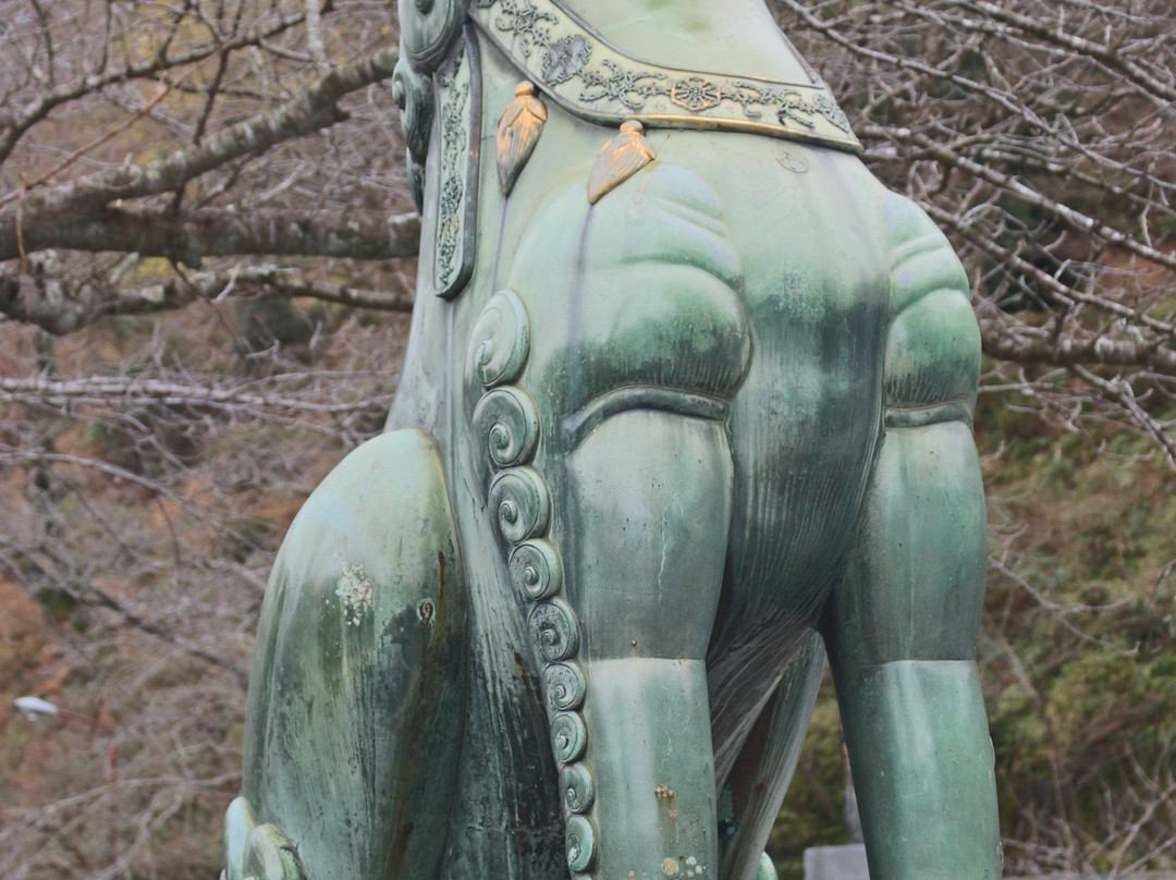 Tozan Shrine景点图片