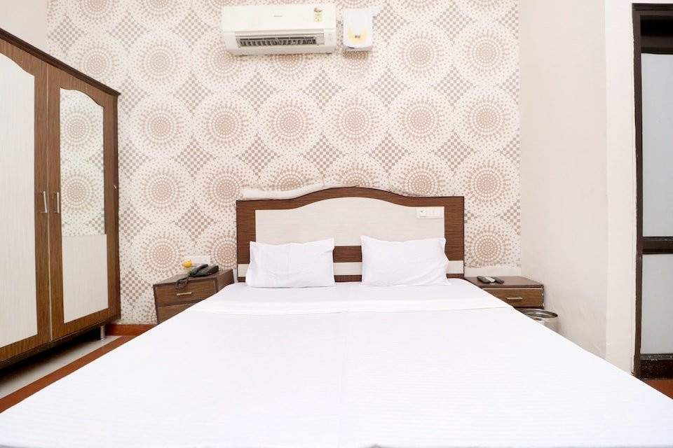 Hotel Vivek Plaza主图