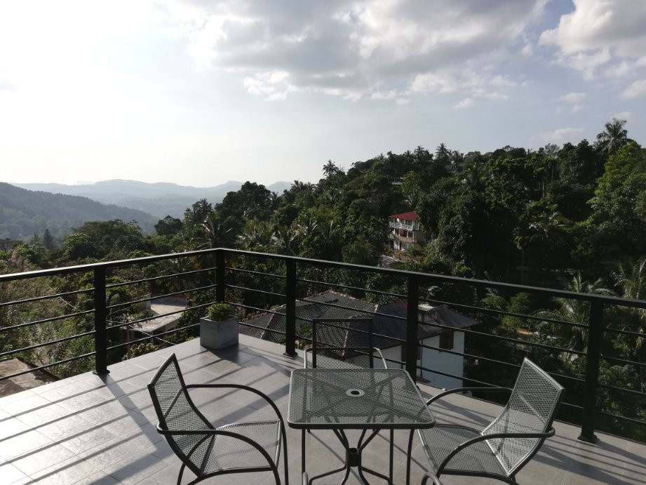 Pine Hill Residence主图