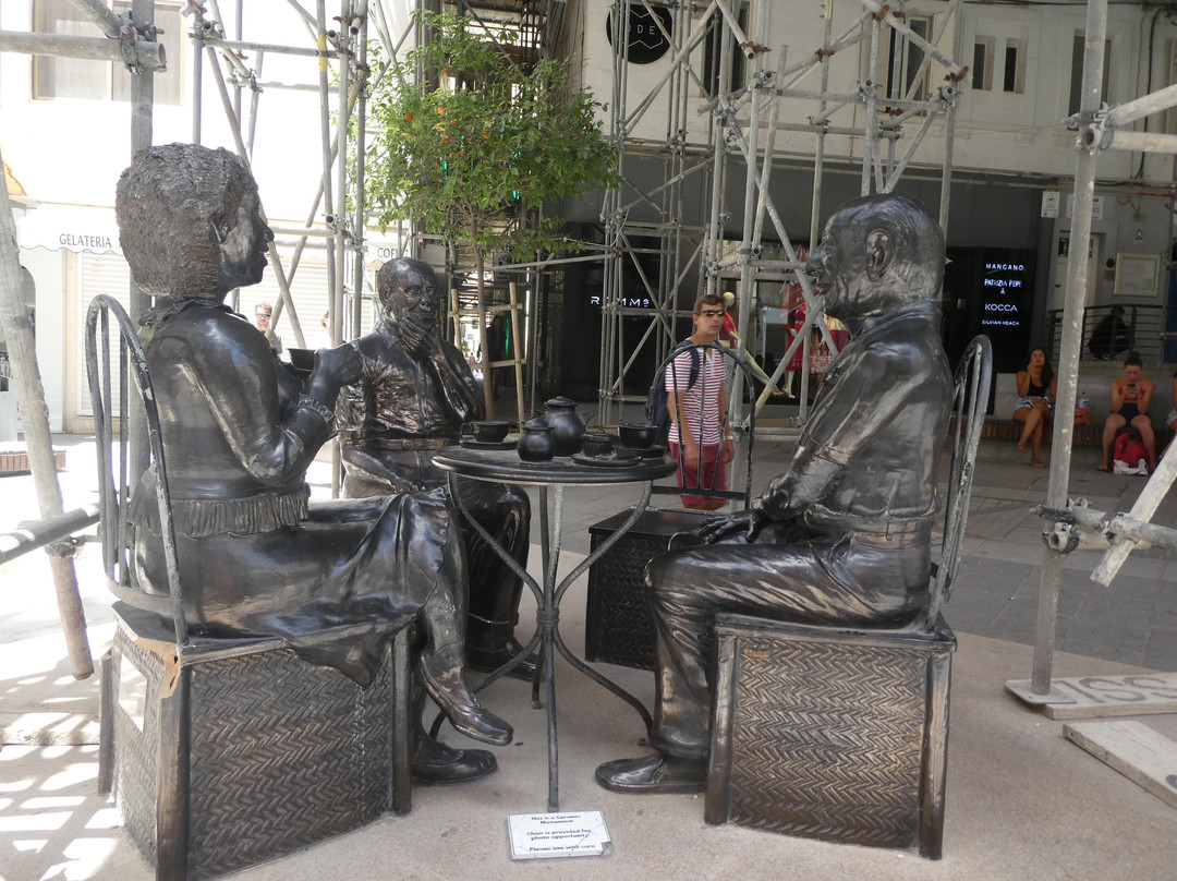 3 Maltese Actors Statue-斯利马必去景点