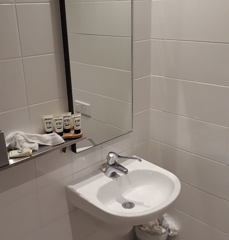 伦纳德都市酒店主图