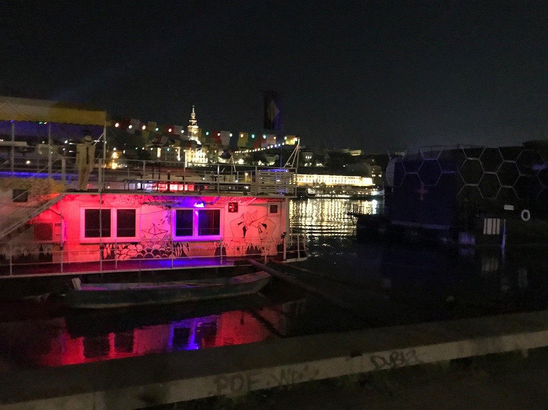 Club 20/44-贝尔格莱德必去景点