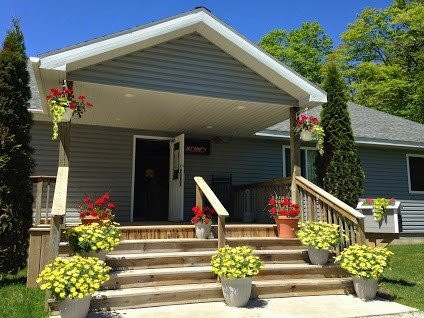 Drummond Island Hotel & Vacation Homes主图