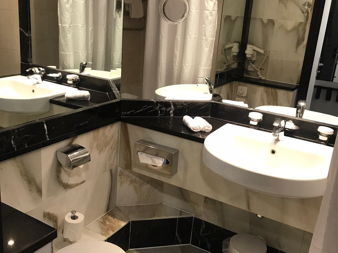 明登假日酒店主图