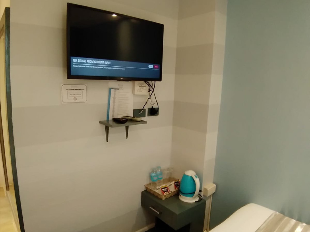 Bombom Hotel And Restaurant主图