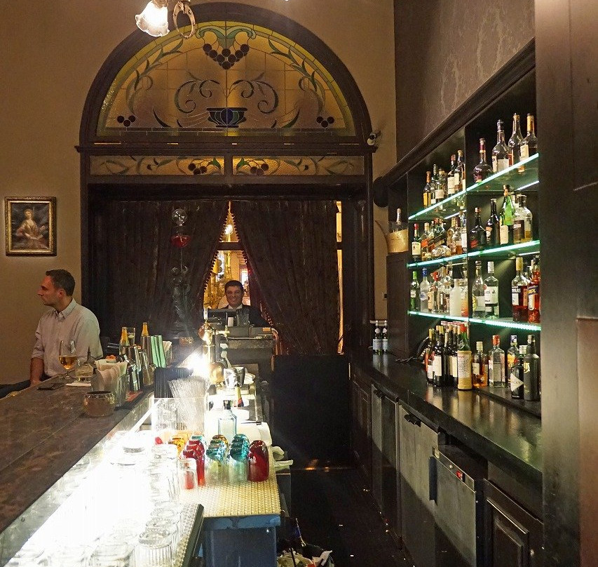 Orient Bar景点图片