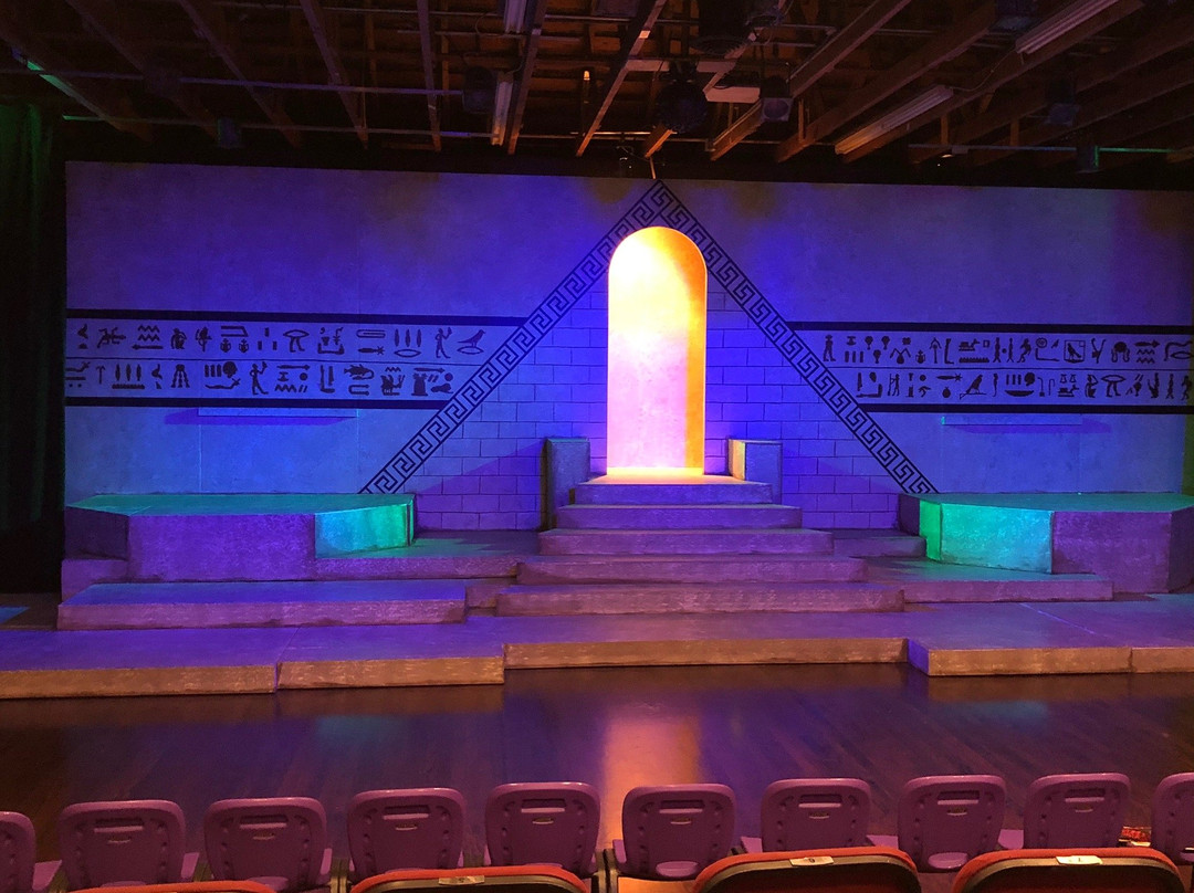 Cinnabar Theater景点图片