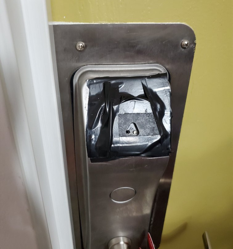 托皮卡阿美瑞辛酒店主图