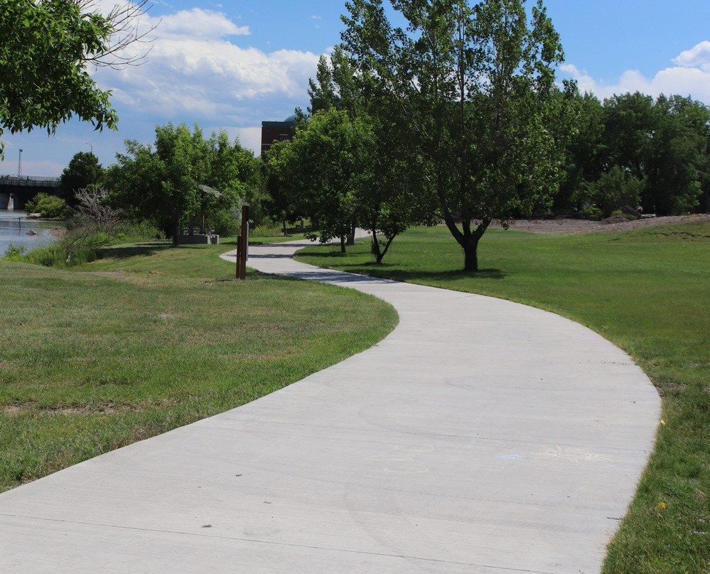 West Bank Park-大瀑布市必去景点