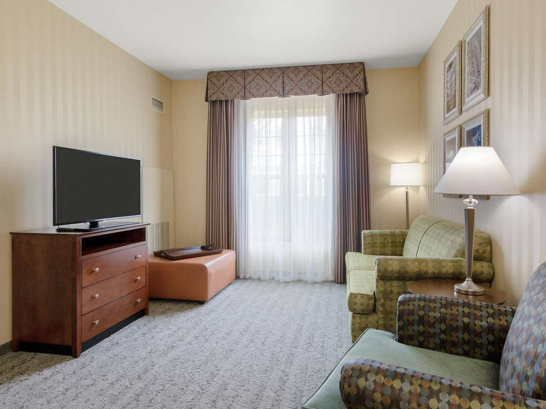 萨克拉门托机场纳托马斯希尔顿惠庭套房酒店主图