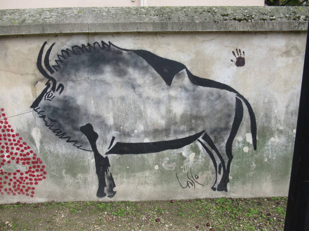 Fresque "Animaux de Lascaux"景点图片