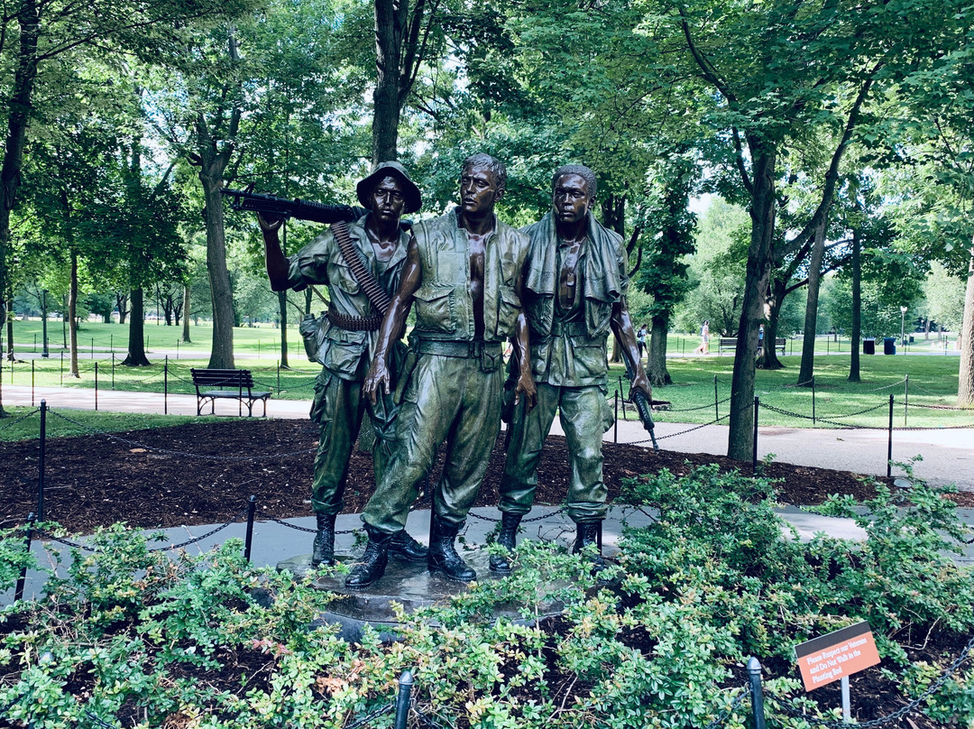 The Three Soldiers景点图片