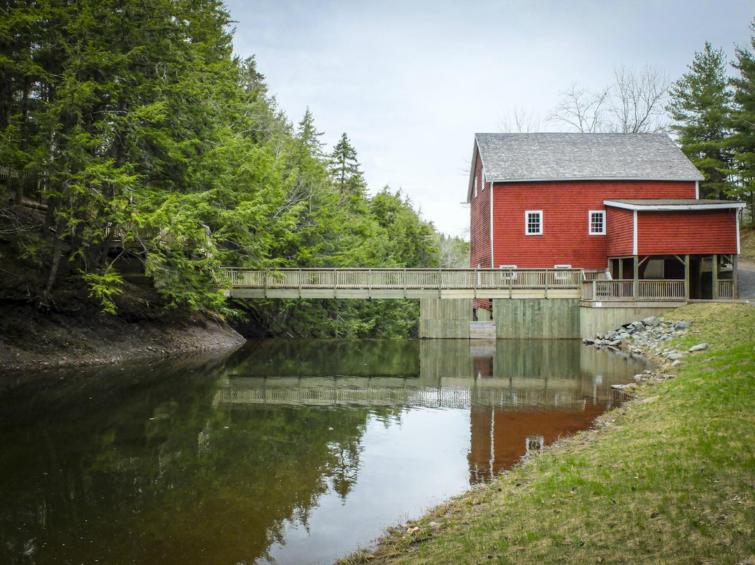 Balmoral Grist Mill Museum景点图片